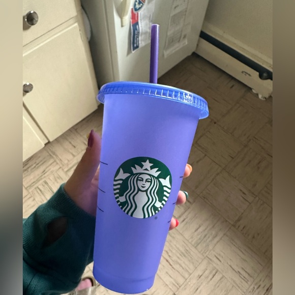 Colour Changing Starbucks Cup with Straw - Picture 1 of 1